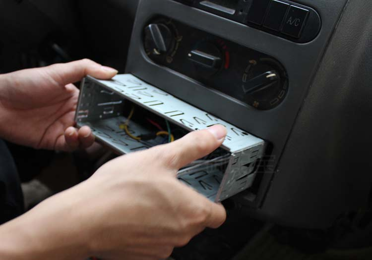 上海大众 普桑2000 时超3000 桑塔纳 专用 车载cd机 dvd 插卡机h