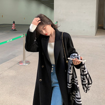 (The Great Cloisies Mohe Dance Hall) The noble winless butterfly blues rebuke is uncharted but dark and charming