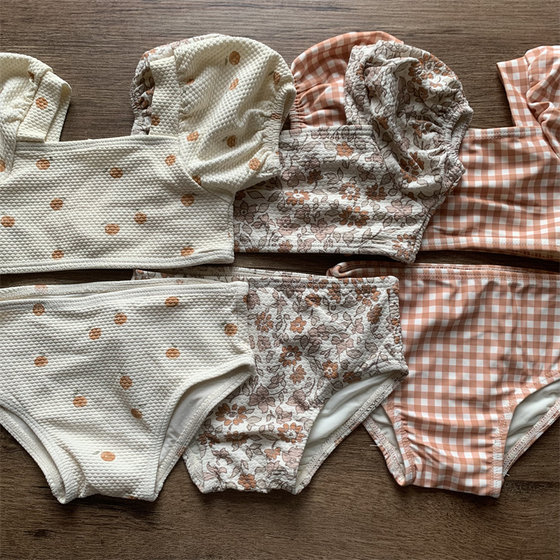 Foreign trade infants and young girls split sun protection swimsuit (small)
Foreign trade infants and young girls split sun protection swimsuit (small)