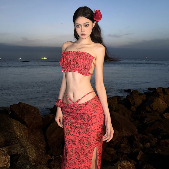 Beautiful hot girl sexy red rose strapless bikini long skirt three-piece set island vacation style hot spring swimsuit women
Beautiful hot girl sexy red rose strapless bikini long skirt three-piece set island vacation style hot spring swimsuit women