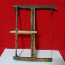 Old wood according to the old objects of ancient folk nostalgia collection of movie props and old material pictures