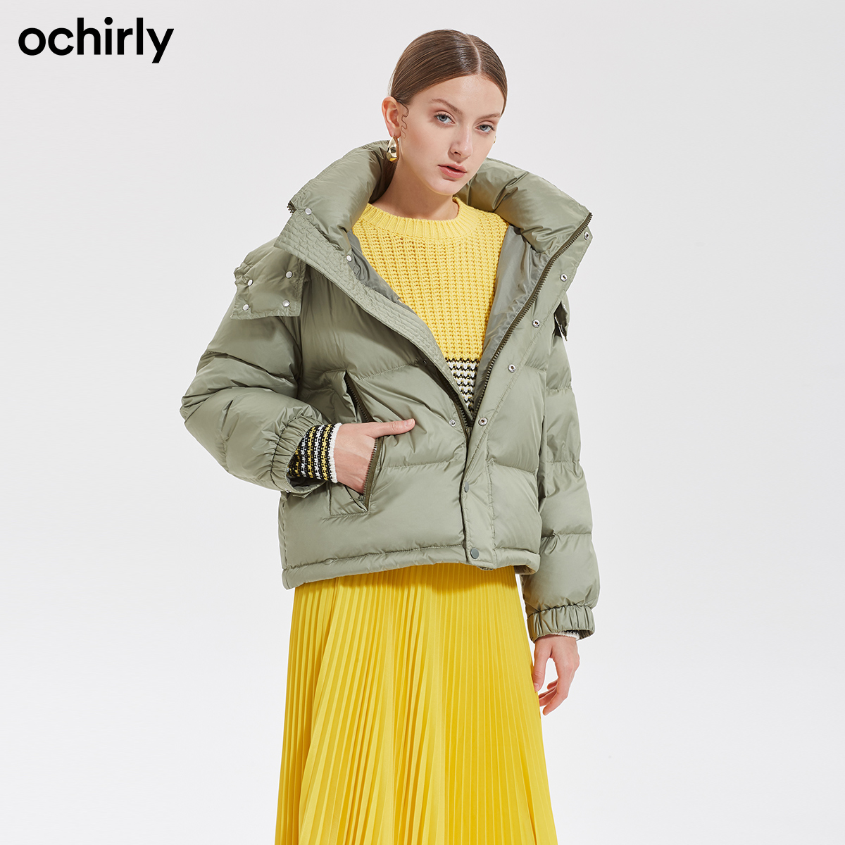 ochirly欧时力2020新款冬装可拆卸帽立领外套羽绒服1zz4333050