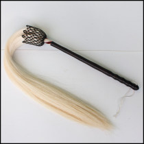 High-grade stallion tail Tai Chi dust martial arts dust dust Buddha dust fly fling sandalwood handle to send a carrying bag