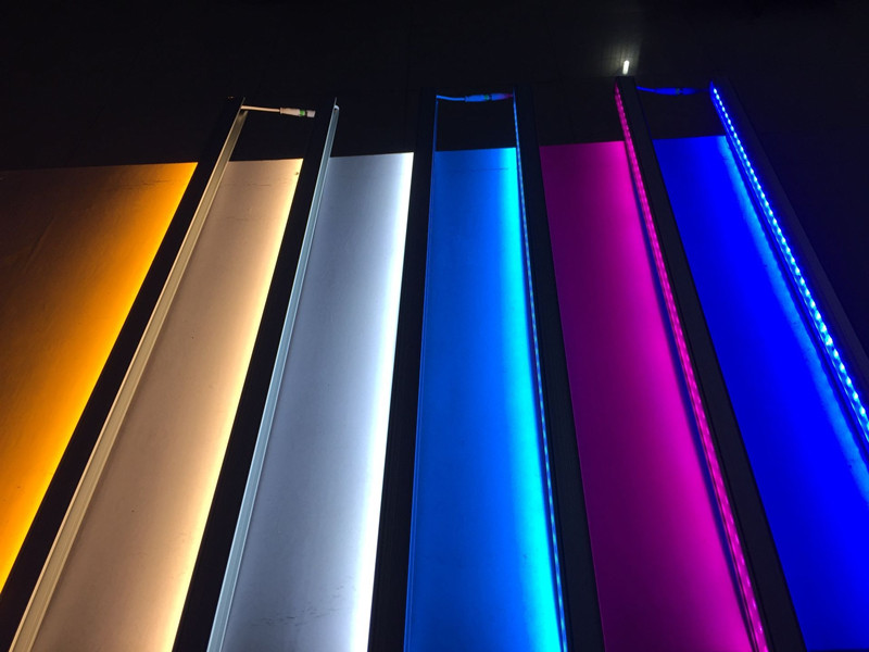 led线条灯户外防水无缝对接硬灯条招牌酒店外墙轮廓亮化护栏管24v