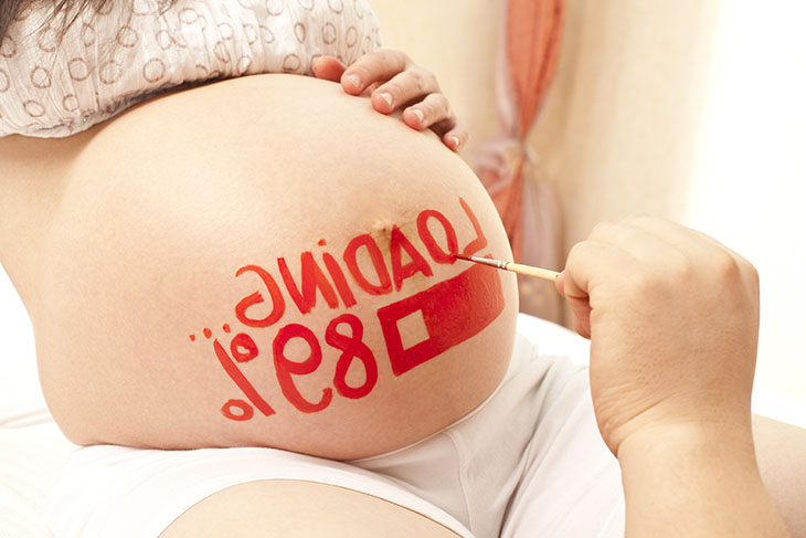 爱打扮(www.idaban.cn)，孕晚期的宫缩是啥感觉？那是宝宝在敲门！1