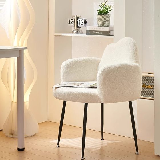 Nordic simple bedroom lamb velvet comfortable girls computer chair study dressing table makeup cloud chair princess style
Nordic simple bedroom lamb velvet comfortable girls computer chair study dressing table makeup cloud chair princess style