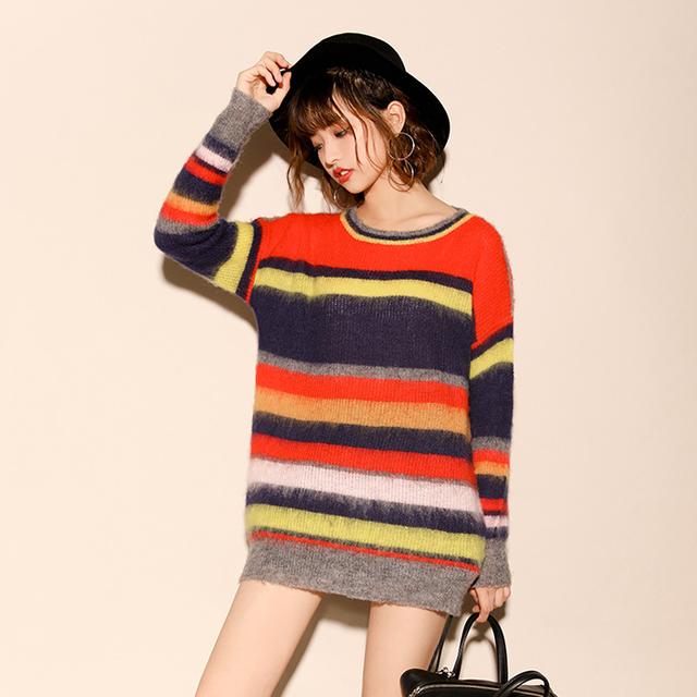 七彩条纹毛衣,纵享彩虹式俏皮