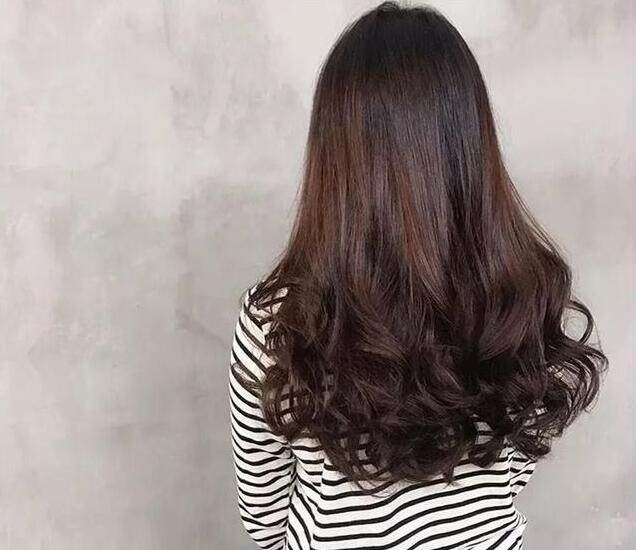 明年的主流发型,get不一样的发尾烫