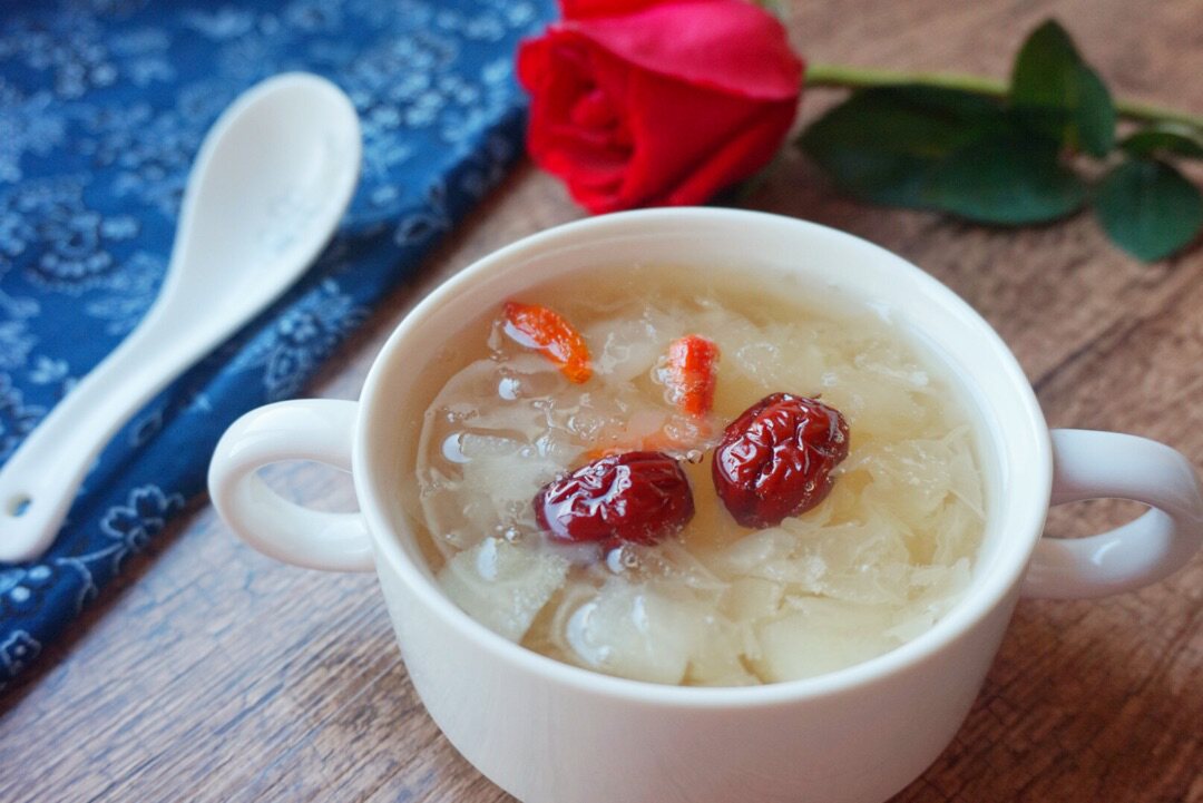 夏季银耳汤加上这一物,美味抗衰老!