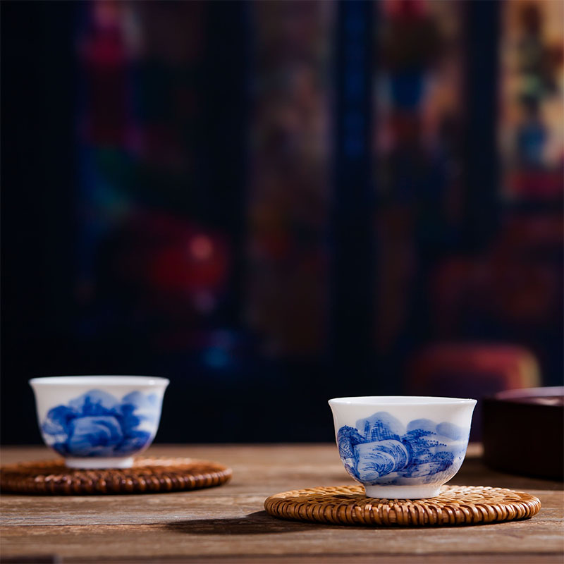 Jingdezhen ceramic hand - made tea set 6 people household kung fu tea tea set of blue and white porcelain tea cups of a complete set of the teapot