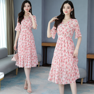 New style chiffon dress with small fragmentary flowers in summer 2020