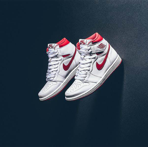 兄弟体育 air jordan   aj1 乔1白红 元年 情侣款 555088-103