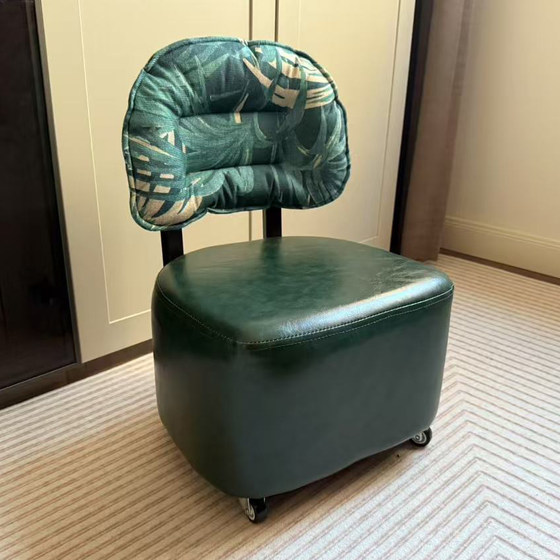 Universal wheel small stool household bench pulley low stool shoe stool backrest small chair solid wood high-end new product
Universal wheel small stool household bench pulley low stool shoe stool backrest small chair solid wood high-end new product
