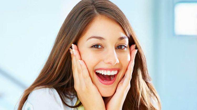 当一个人面带微笑,露出八个牙齿是最标准的笑容,也是最真心的笑容.