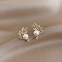 A DHepburn ~ 520 Pearl Diamond leaves silver needle earrings exquisite earrings female personality Net red ear jewelry