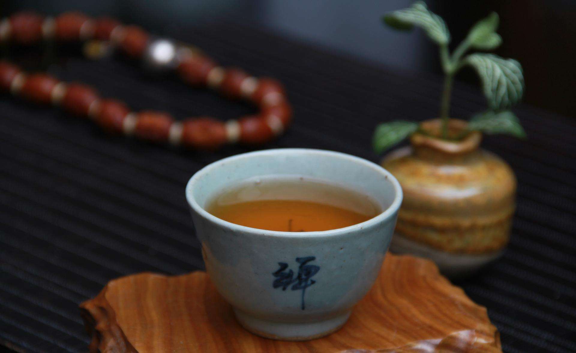 冬季喝滇红茶，好处有哪些？35