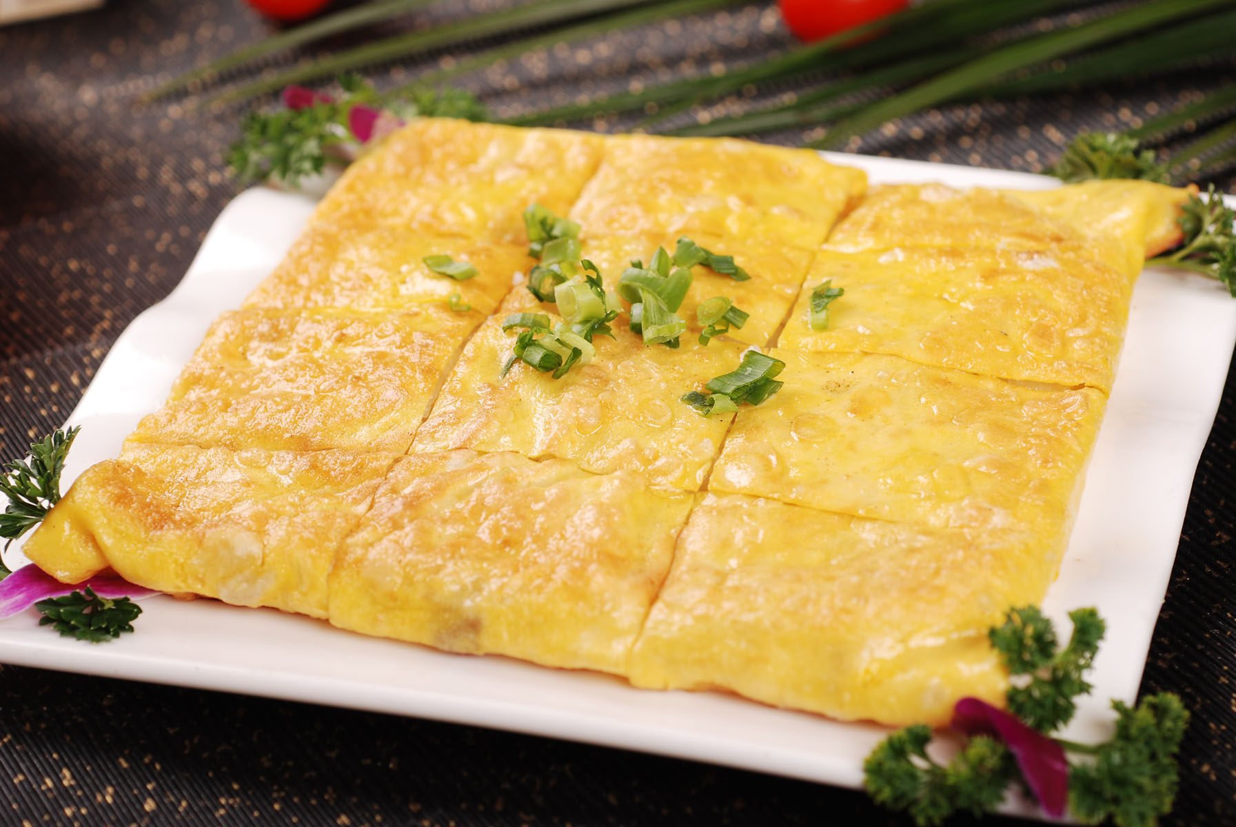 50张豆皮叠放在一起,厚度才只有5厘米,这样算下来,一张豆皮,平均才