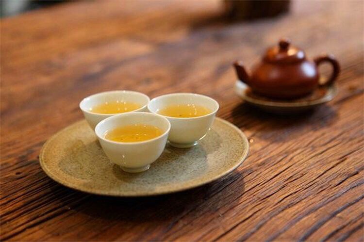 爱打扮(www.idaban.cn)，入夏喝茶讲究多，看看你喝对了没?21