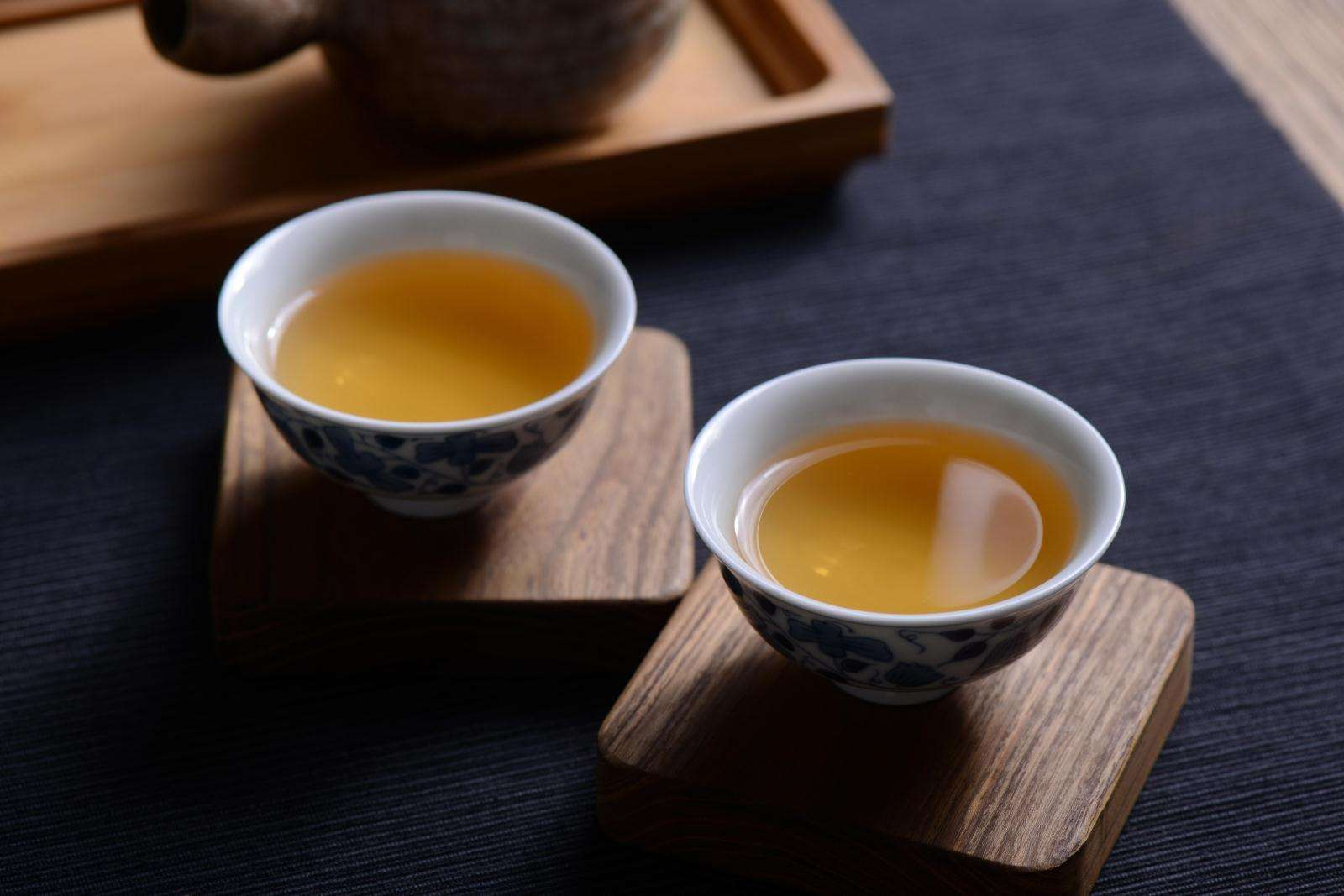 爱打扮(www.idaban.cn)，入夏喝茶讲究多，看看你喝对了没?16