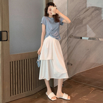 Temperament light and familiar style two-piece set 2022 new age-reducing short-sleeved T-shirt and irregular skirt suit female summer