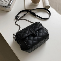 ins ultra-fire packet women 2022 new wave texture lock catch single shoulder inclined satchel version fashion chain small square bag