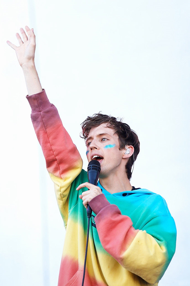 戳爷同款troye sivan同款彩虹卫衣热销连帽男女休闲彩虹套头卫衣