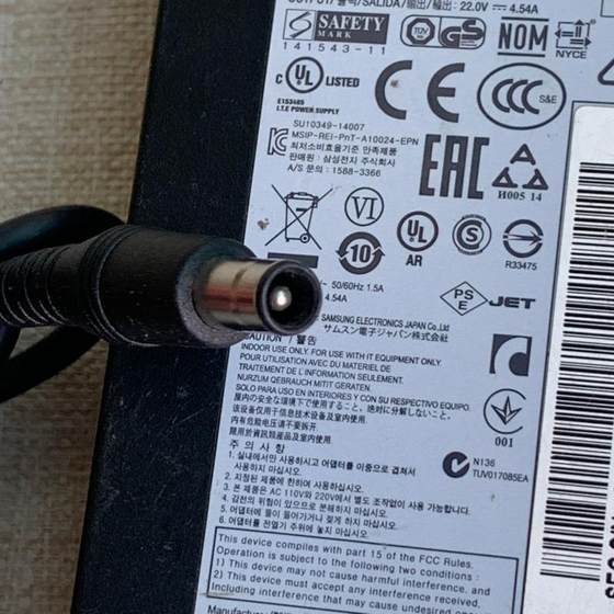 오리지널 정통 삼성 22V 4.54A 컴퓨터 LCD 모니터 전원 어댑터 충전기 전원 코드 오리지널 정통 삼성 22V 4.54A 컴퓨터 LCD 모니터 전원 어댑터 충전기 전원 코드