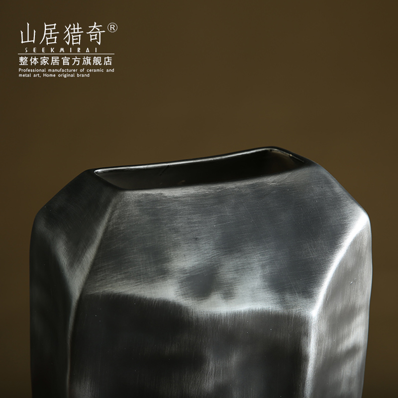 Polyhedral geometry of the big black ceramic vase hotel club sample room soft furnishing articles special - shaped flat bottle ornament
