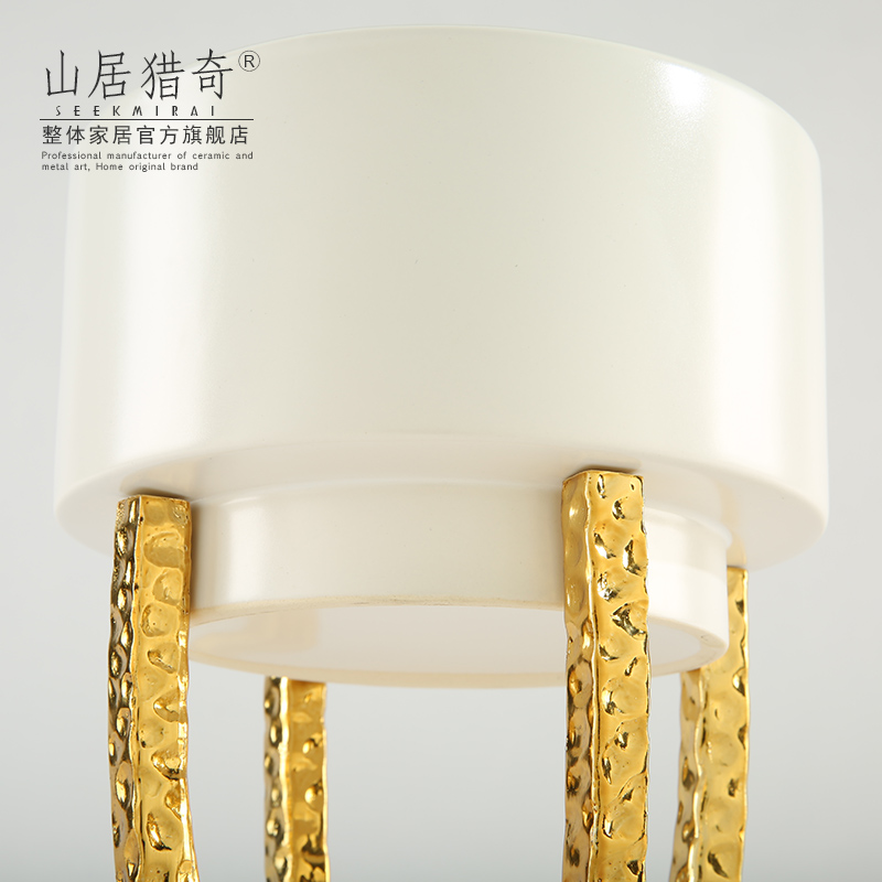 Modern light key-2 luxury northern copper vase sitting room adornment is placed with ceramic bracket flowerpot four feet tripod flower arranging flowers
