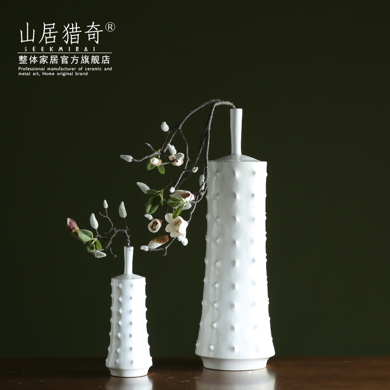 Modern light soft outfit display furnishing articles American key-2 luxury designers mock up room sitting room art flower arranging ceramic vase