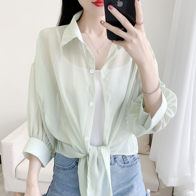 Thin and versatile sunscreen shirt Women's summer bat cardigan short Chiffon air conditioning shirt with small shawl student tide