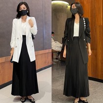 Temperament Lady small suit with pleated skirt three-piece set 2021 summer and autumn High sense niche jacket dress dress