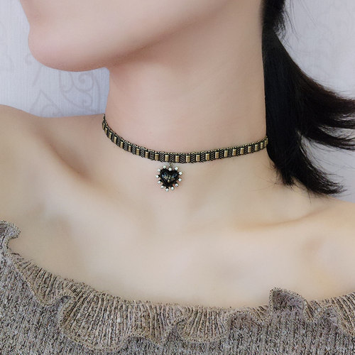 欧美choker古铜色黑色爱心小蜜蜂桃心项圈复古项链百搭时尚个性_7折