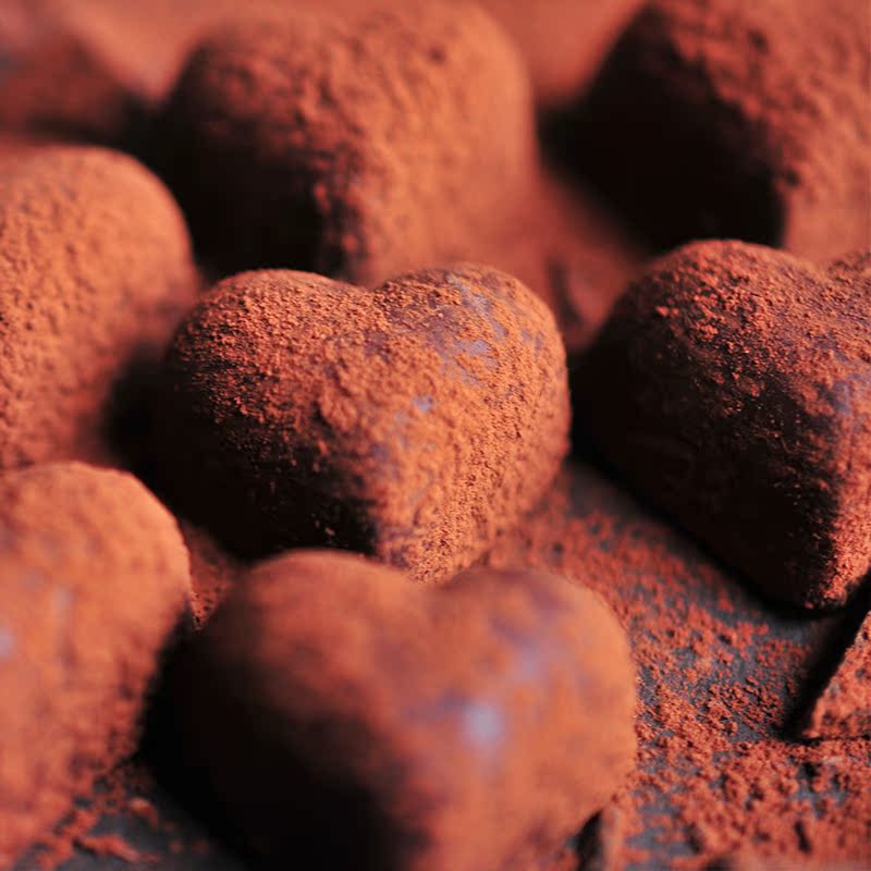 德佳维85%可可黑巧克力特醇纯可可脂心形罐装休闲零食品产品展示图4