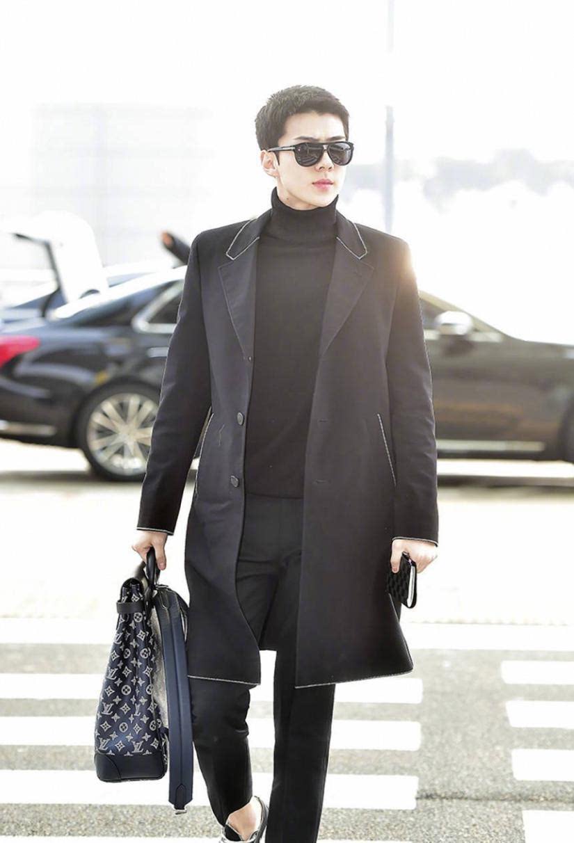 近日,巴黎时装周中吴世勋的穿着吸粉无数,身高184的他有着天生的好