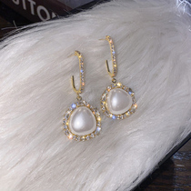 Light and luxurious ~ Bring your own flashy aura ~ fashion shimmery pearl earrings female net red earrings Noble Temperament Tide