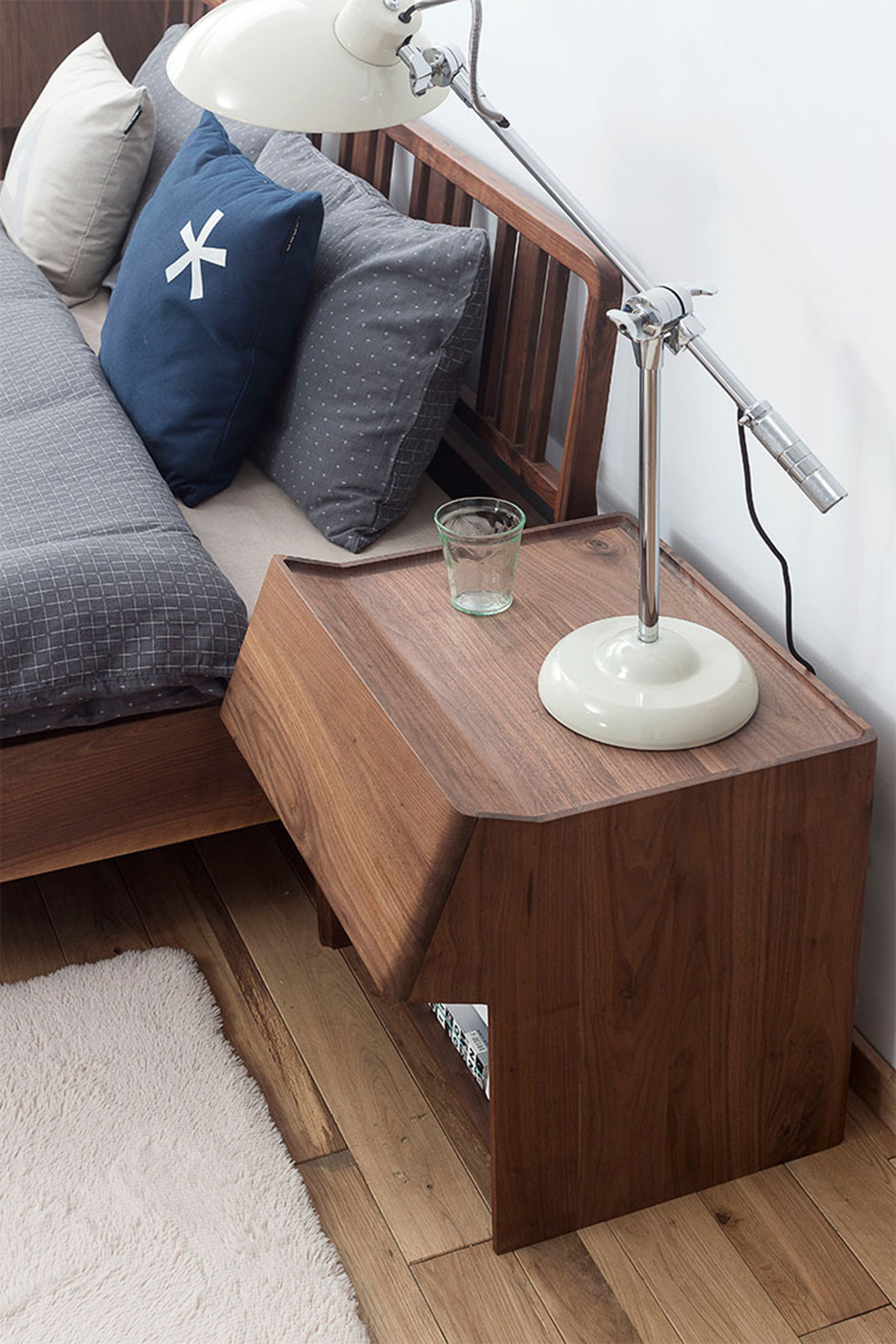 {傲娇个性床头柜}