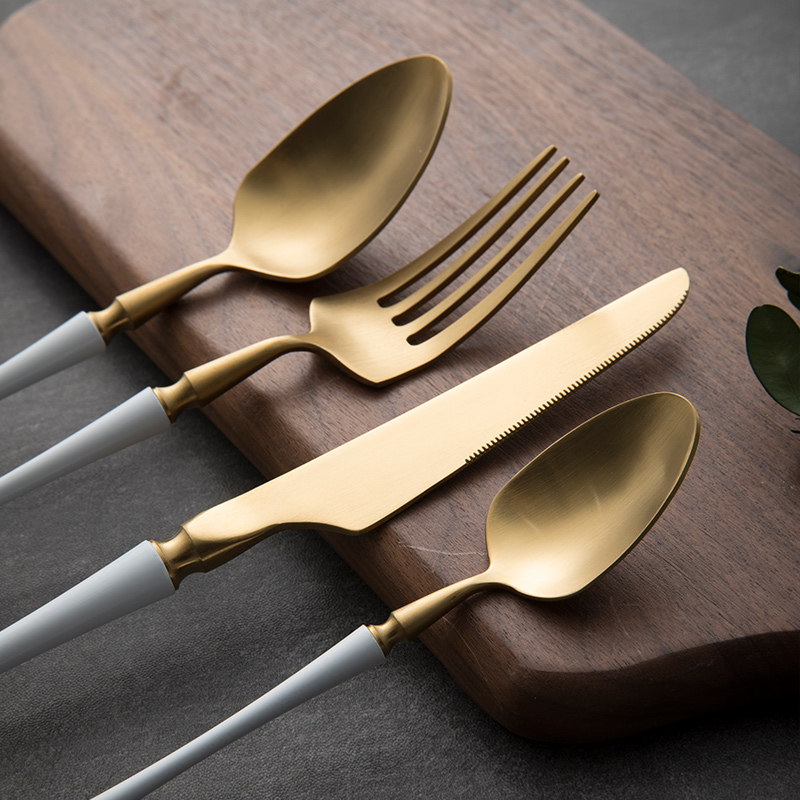 The two - piece TaoDian western knife and fork European household web celebrity tableware a full set of steak knife and fork spoon set