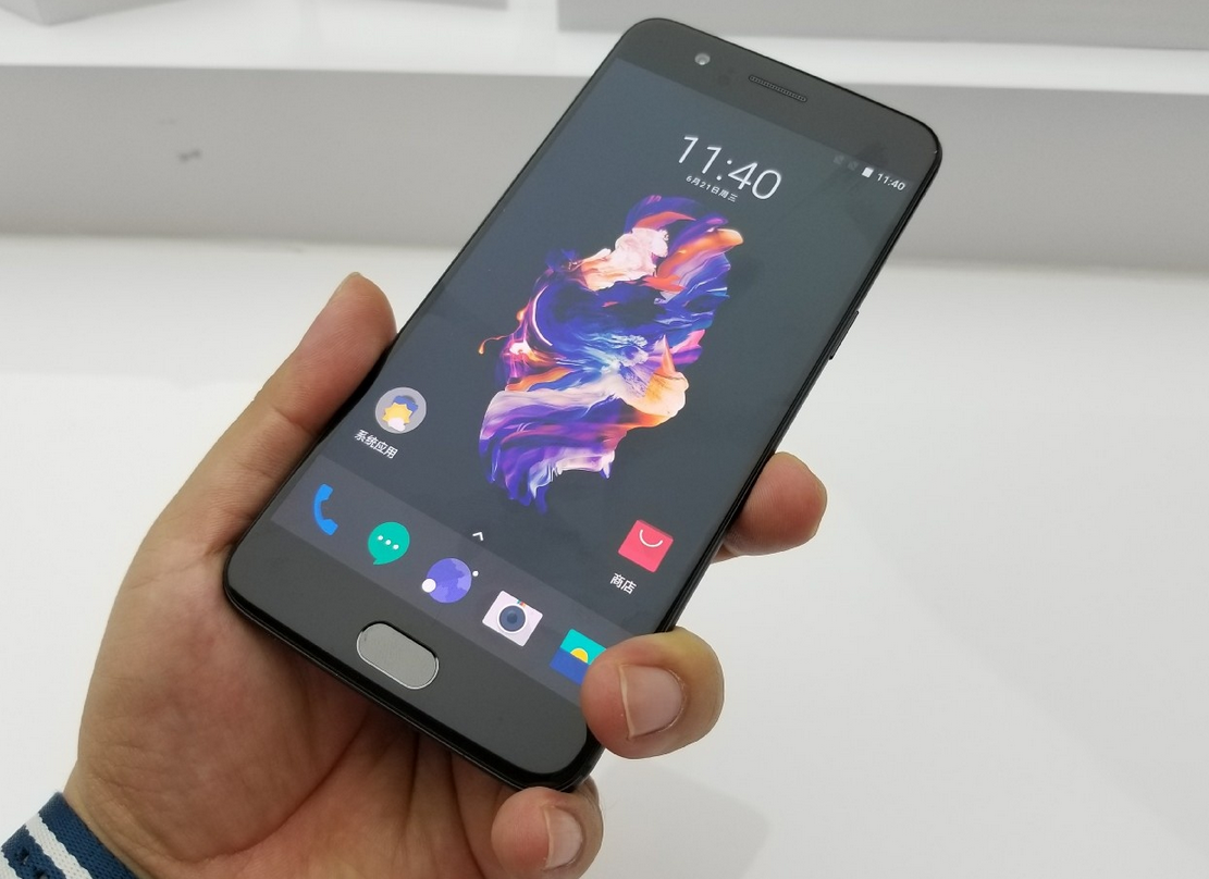 参数突破天际,但一加5的屏幕有秘密