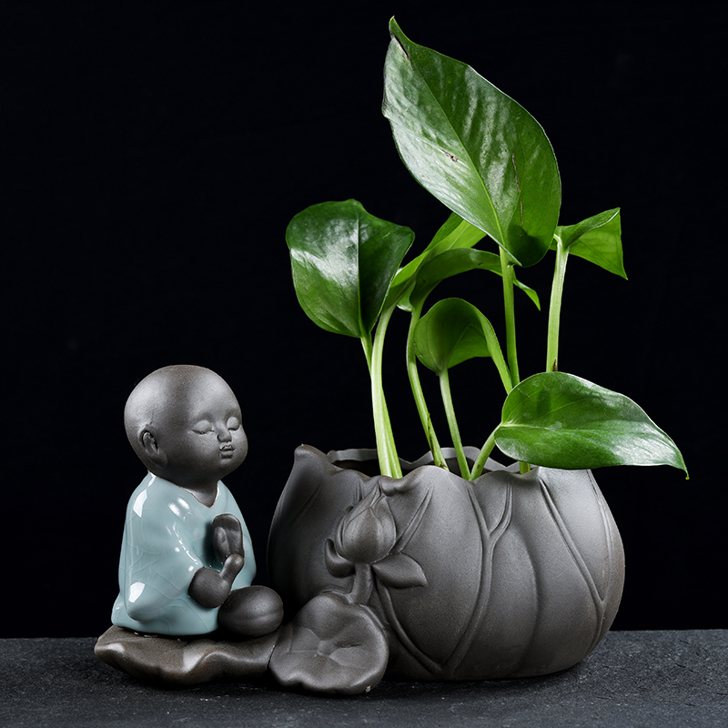 Creative young monk put ceramic vase furnishing articles hydroponic plant office desktop flowerpot money plant water containers