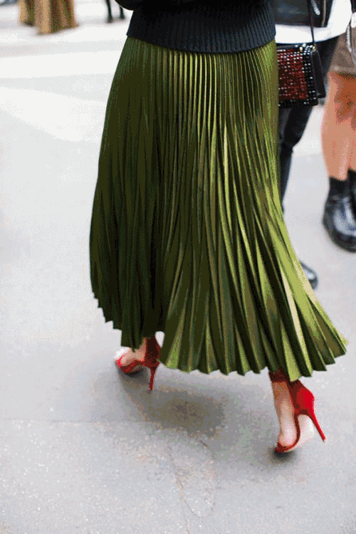 百褶裙你会穿吗?穿不好显胖哦!