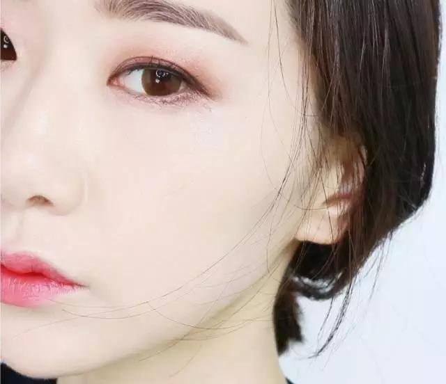最好看的是豆沙眼