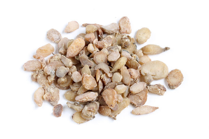 其性辛温,无臭,味辛辣,麻舌而刺喉,有小毒,归脾,胃