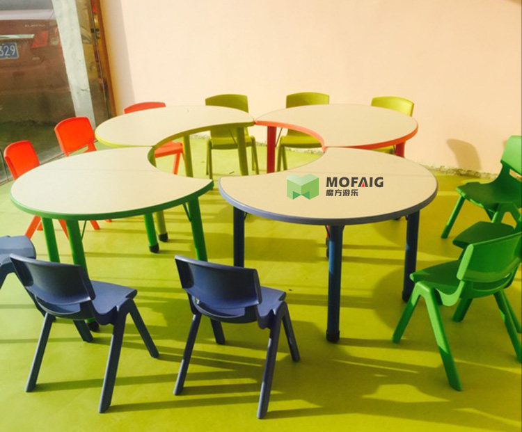 育才 幼儿园课桌椅 儿童学习桌椅 可拼式半圆形课桌高度可调节093
