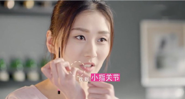 画眼线手抖个不停,还会戳到眼睛肿么破?_十三