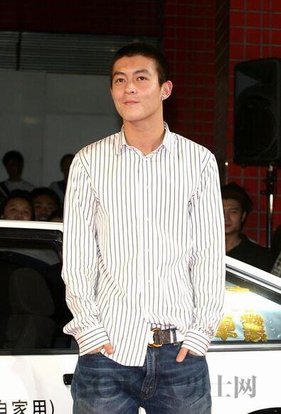 陈冠希当爸?最近流行的潮装搭配都是他玩剩下的