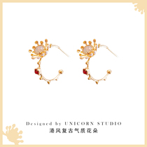 Simple and creative C-shaped earrings Hong Kong style retro temperament flower earrings exquisite all-match niche fashion ring earrings