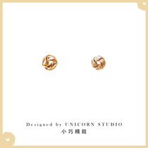 Sleep-free earrings metal all-match earrings female high-end temperament simple exquisite small net red all-match earrings