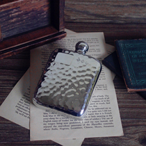 Spot(hammer pattern) Small capacity boutique|BUCK Buck retro portable tin jug 4 ounces 2 pairs