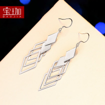 Geometric diamond-shaped sterling silver earrings for womens summer 2021 New Tide Korean temperament Net red earrings design feel ear ornaments
